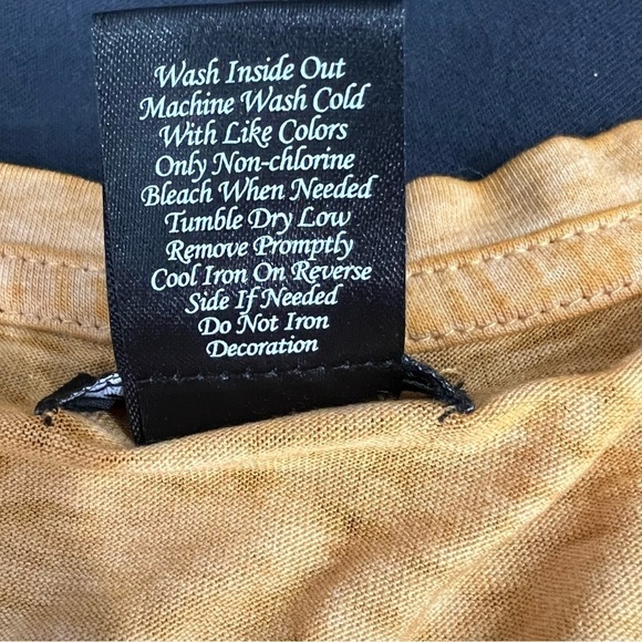 joei & i Adventure Is Calling Graphic Knotted Tee Shirt Woman’s SZ Small Mustard - Picture 9 of 9